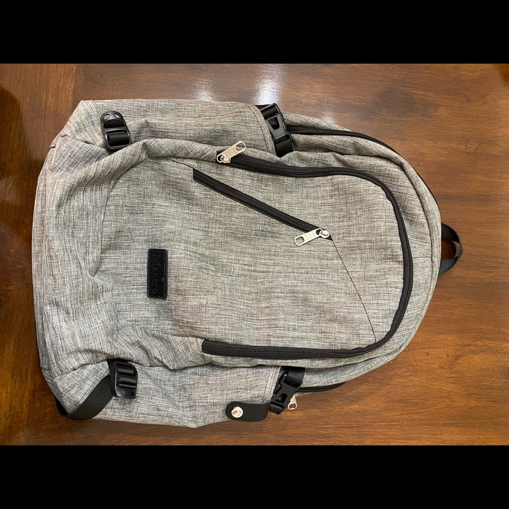 Mancro travel laptop backpack w/ USB port. 🚹or🚺